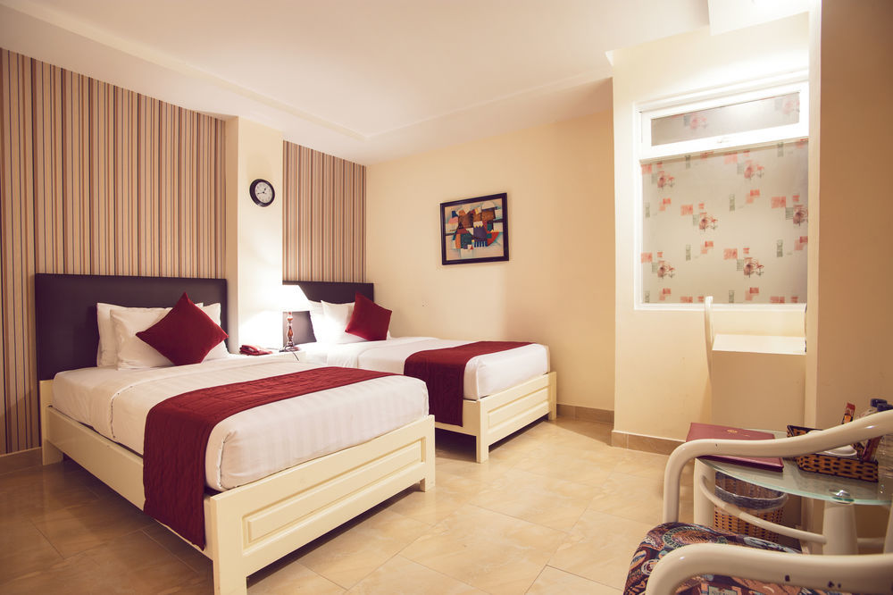 Hotel Asian Ruby Center Point & 3*