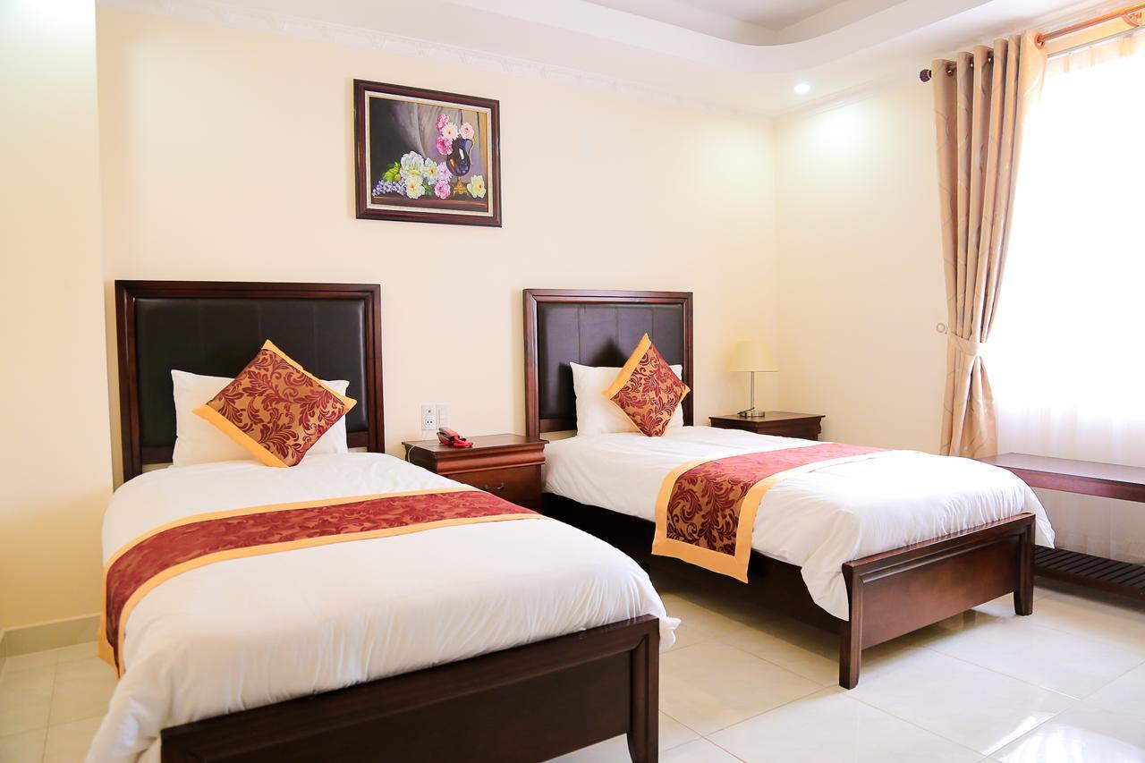 Golden Hotel