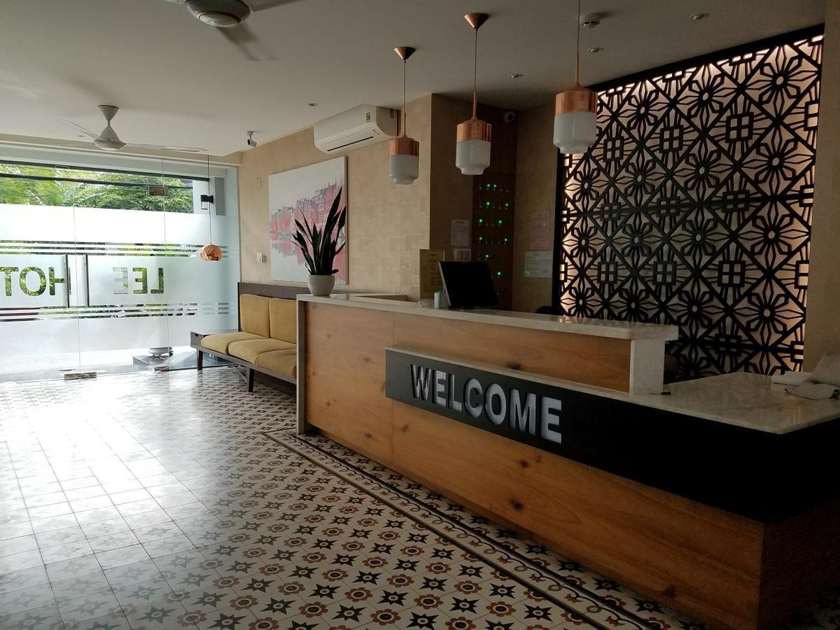 Lee Hotel *