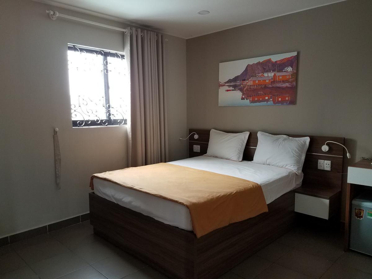 Lee Hotel *