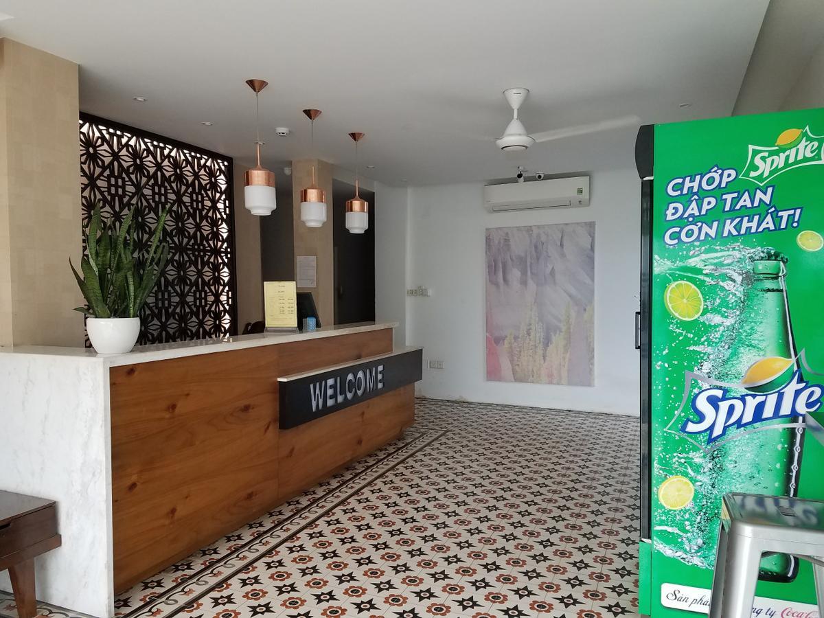 Lee Hotel