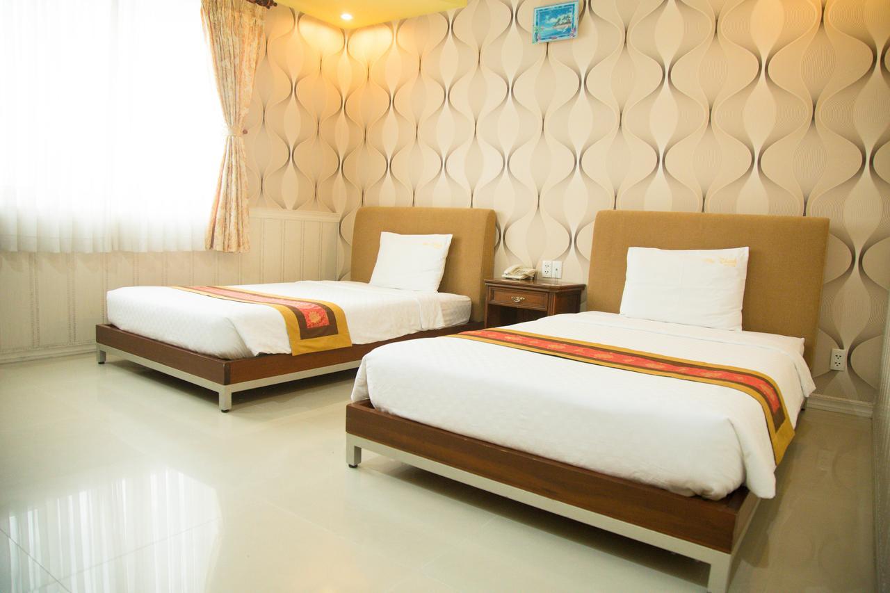 Golden Hotel