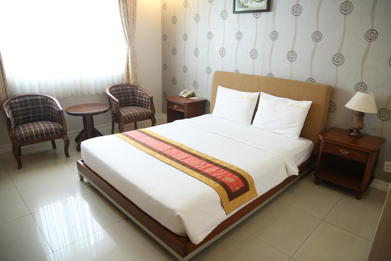 Golden Hotel 2*