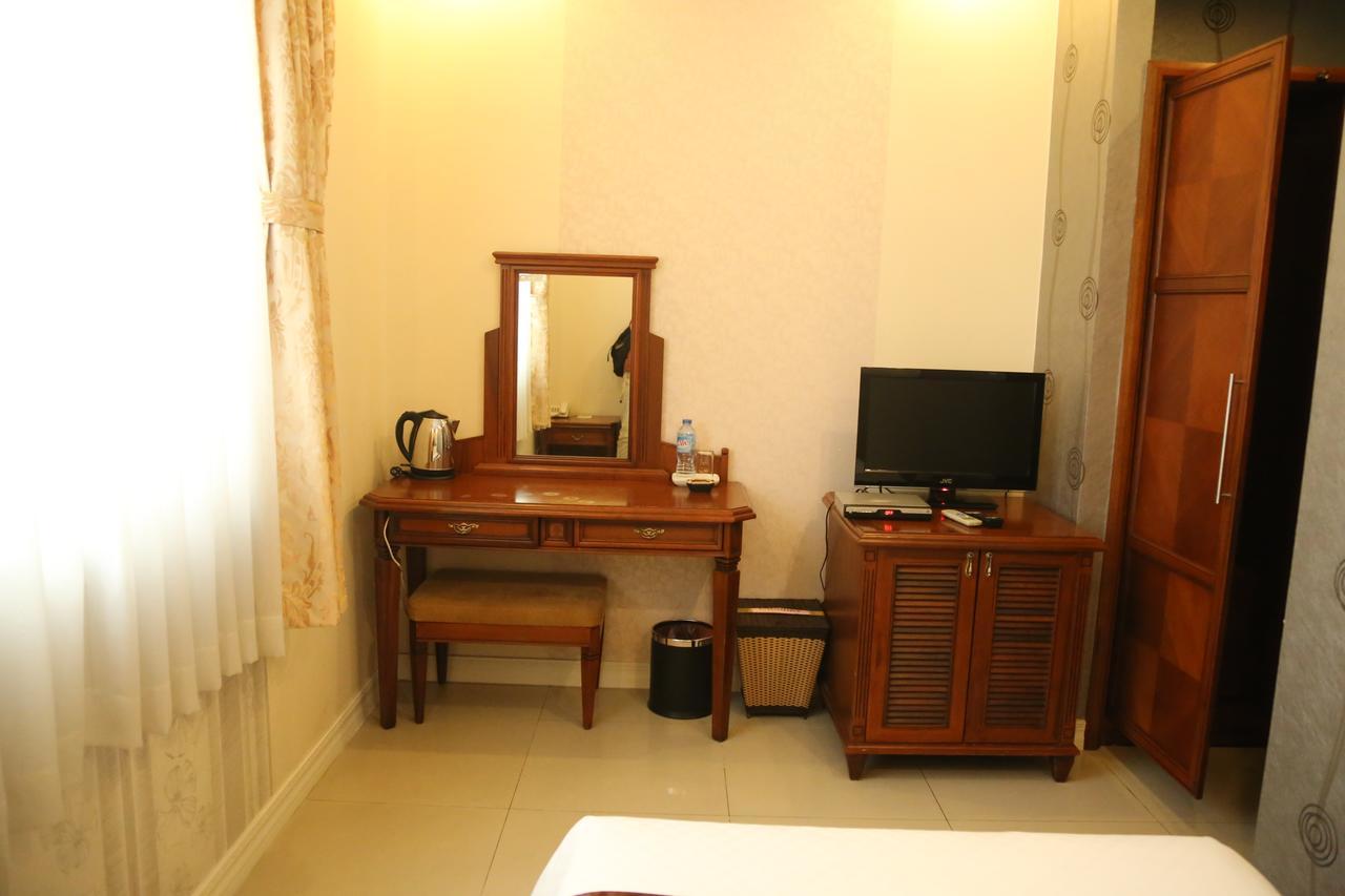 Golden Hotel