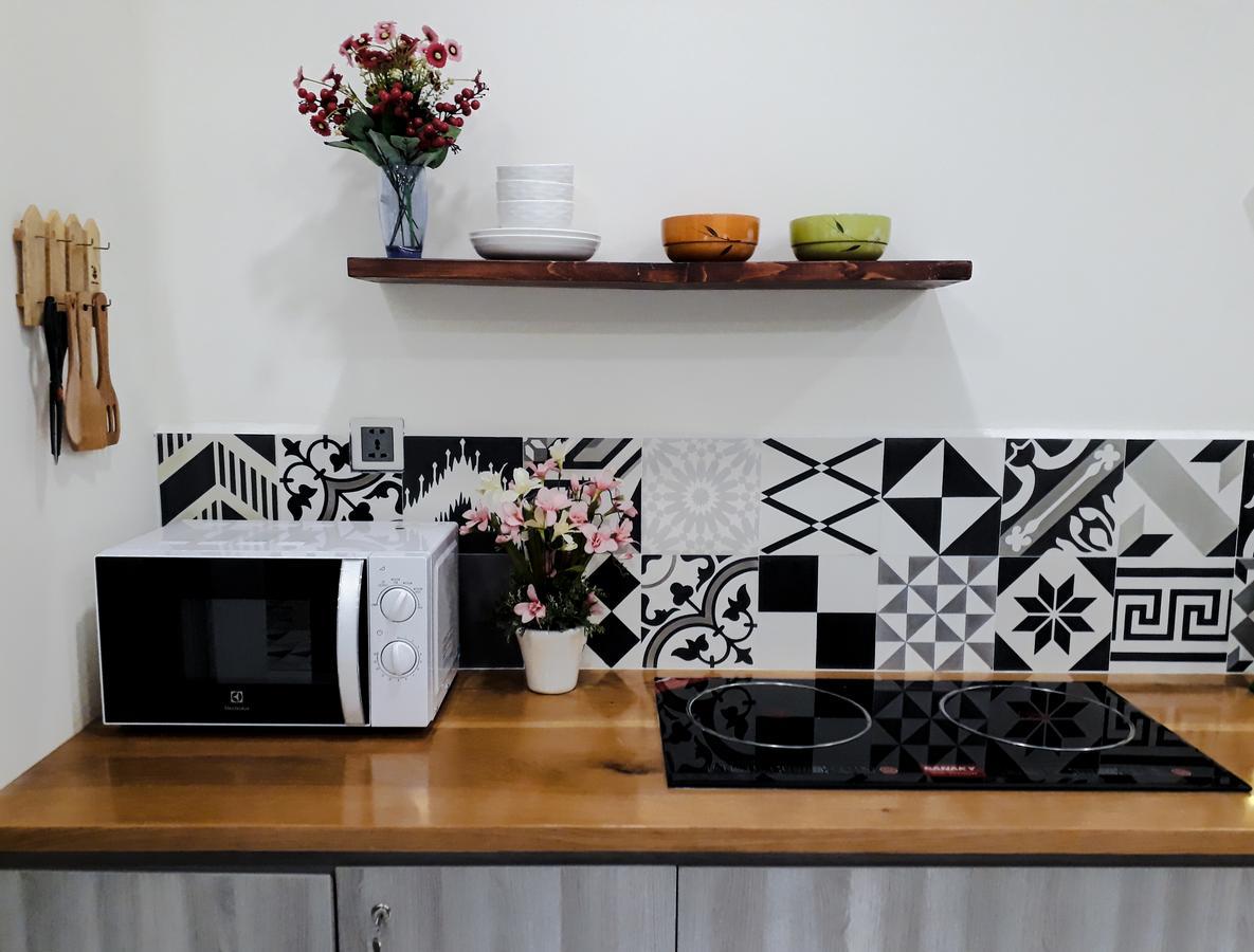 The Ginger - Minimalist Near