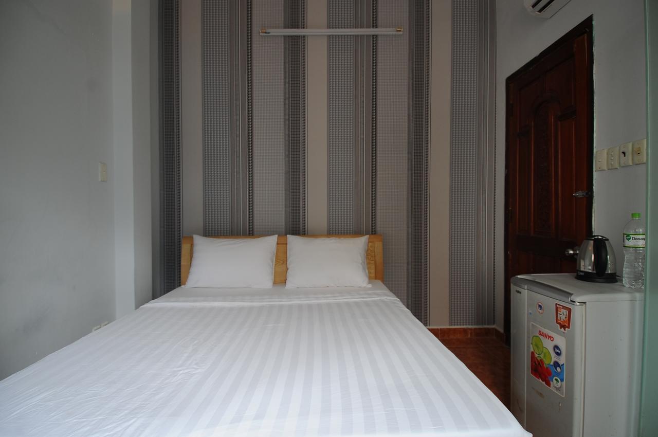 Ha Vy Hotel *