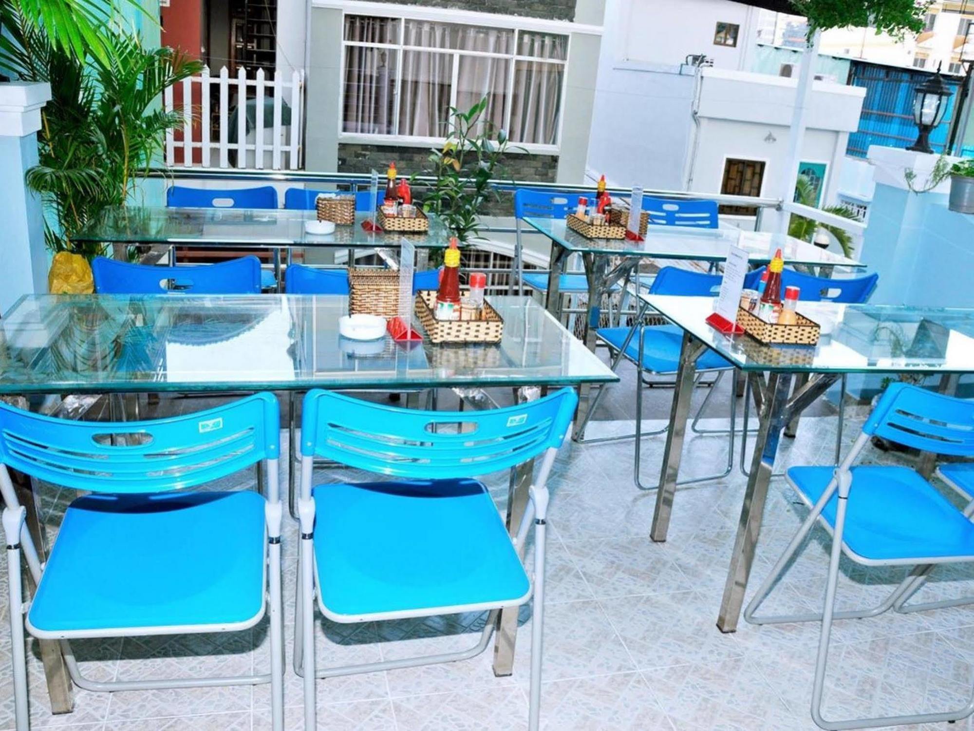 Khách sạn Quốc Minh 2*