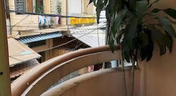 Giang Hotel *