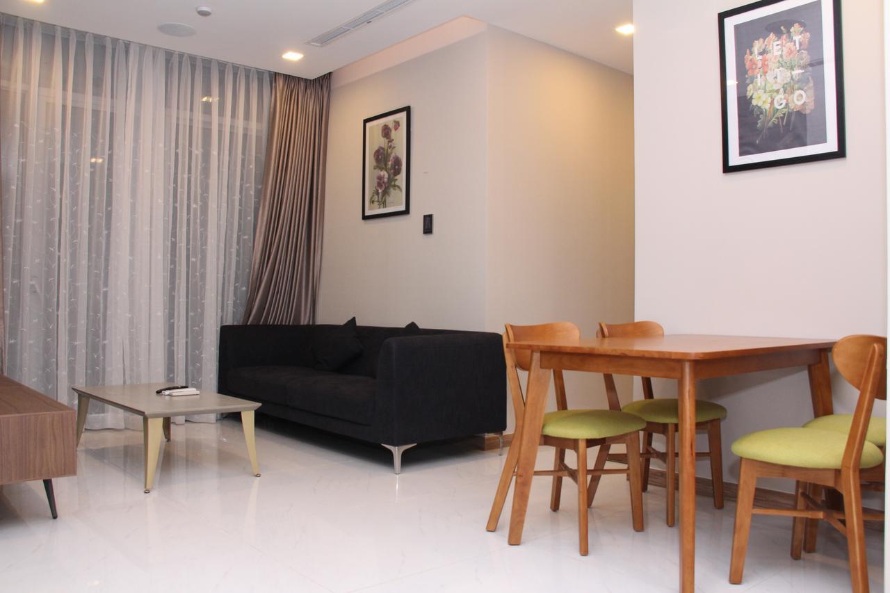 Huyen Vinhomes Central Park