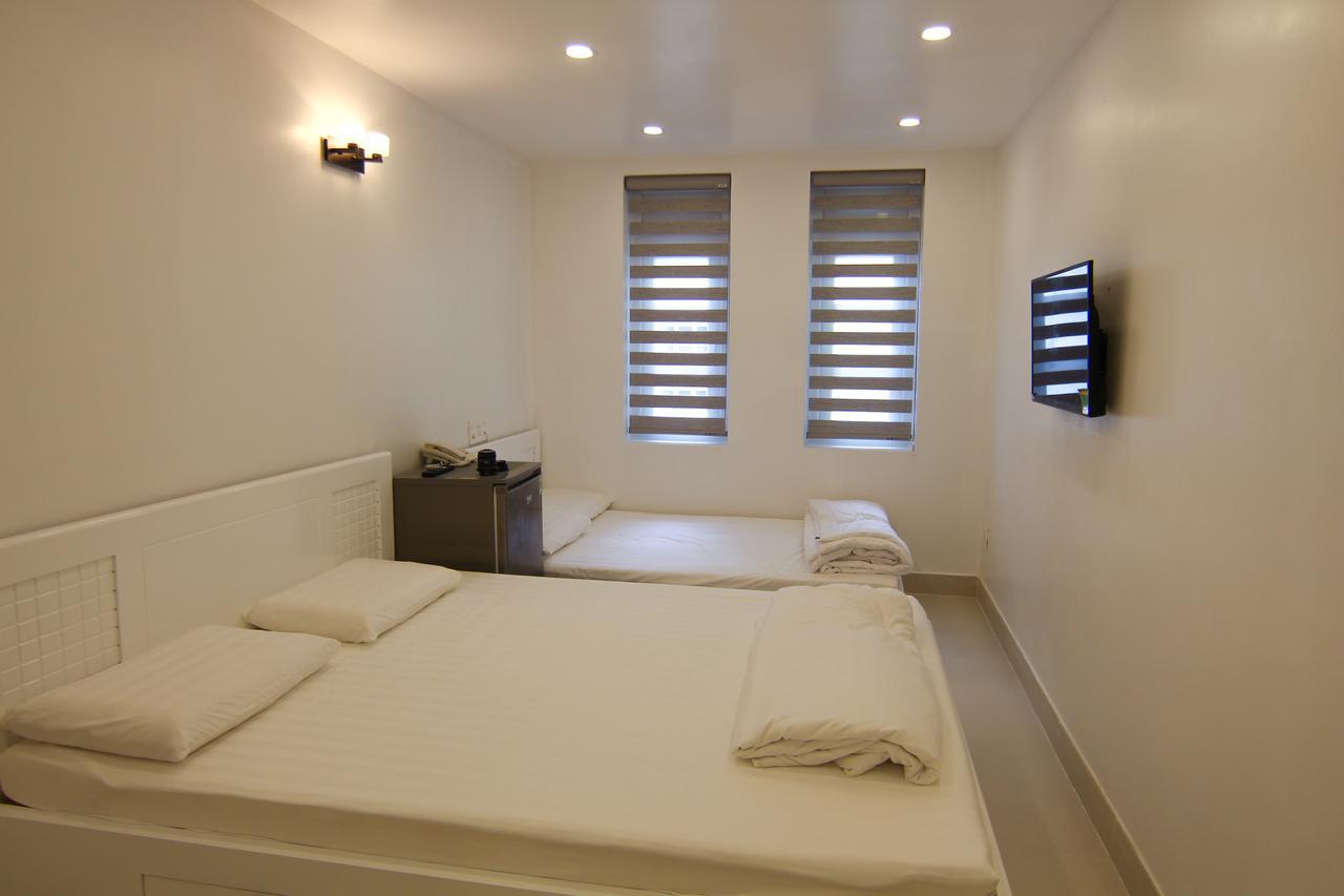 Full House Hostel