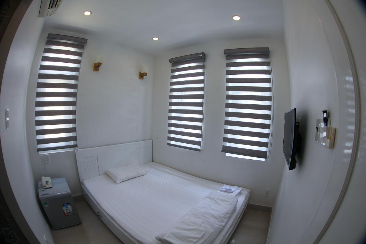 Full House Hostel