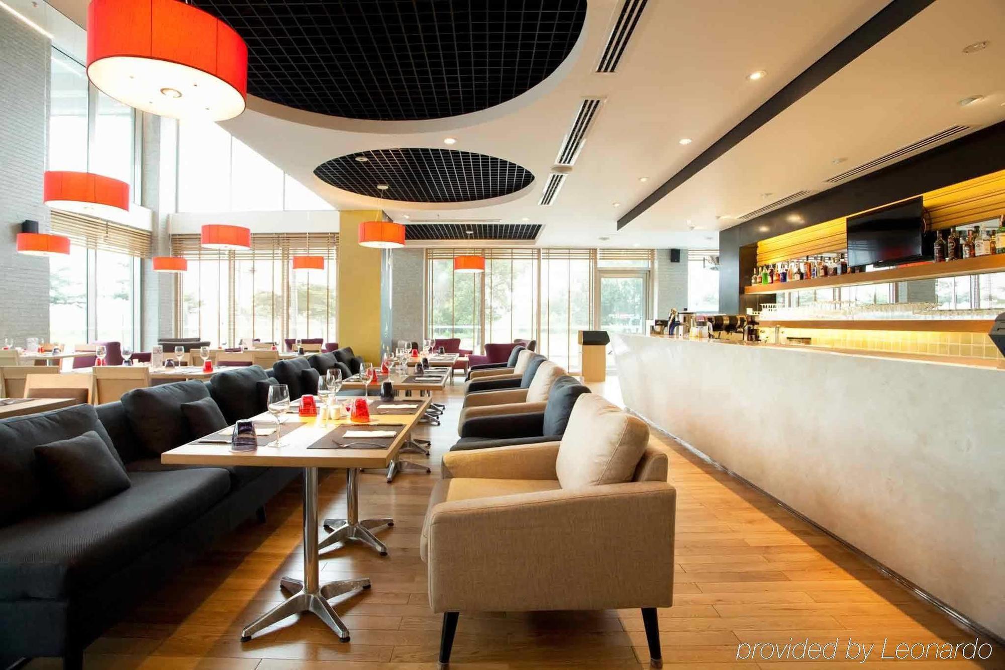 Hotel Ibis Saigon South