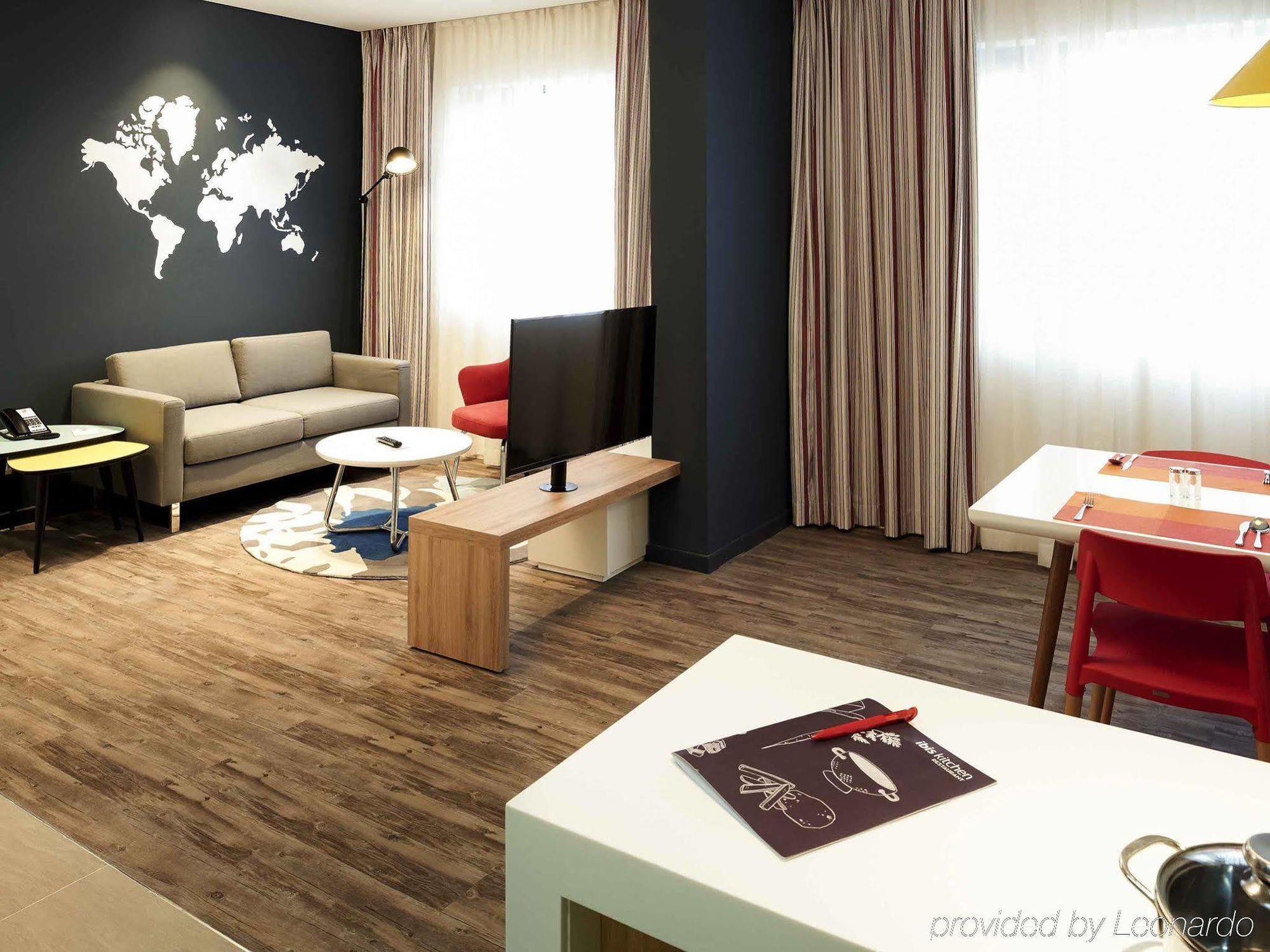 Ibis Saigon South 3*