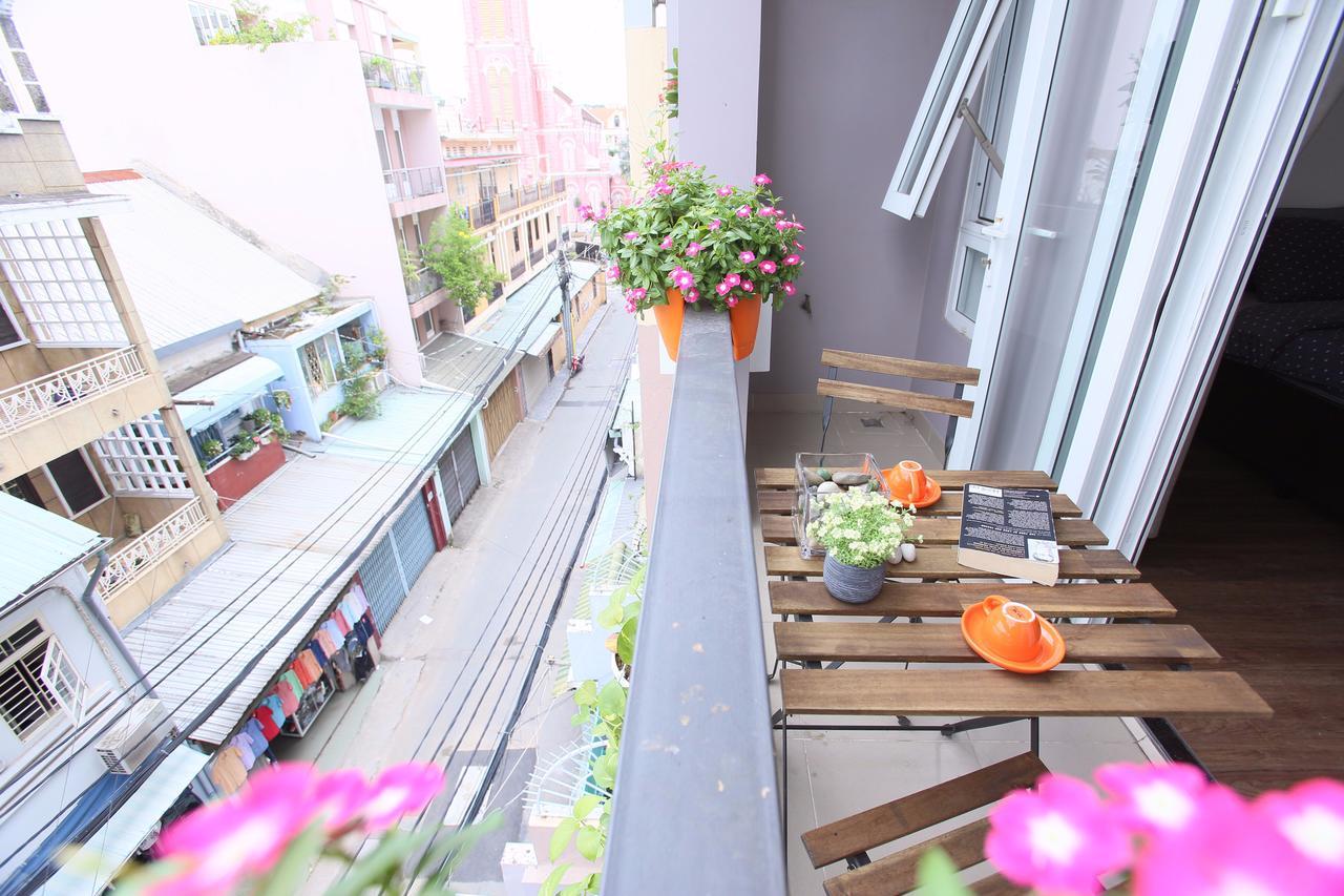 Aparthotel The Nguyens Cafe - Pink Church View Ho Chi Minh City