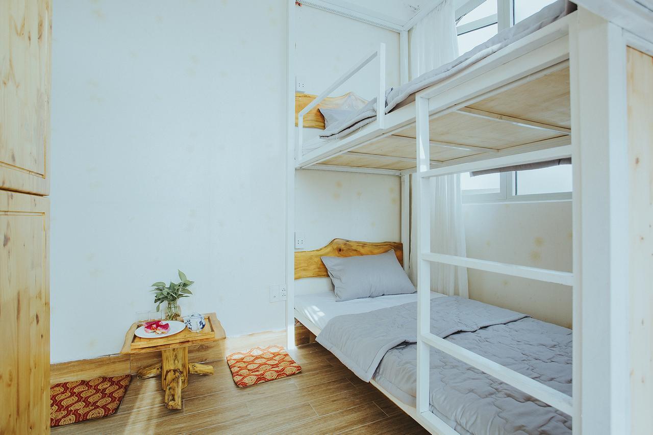 Jan Hostel *