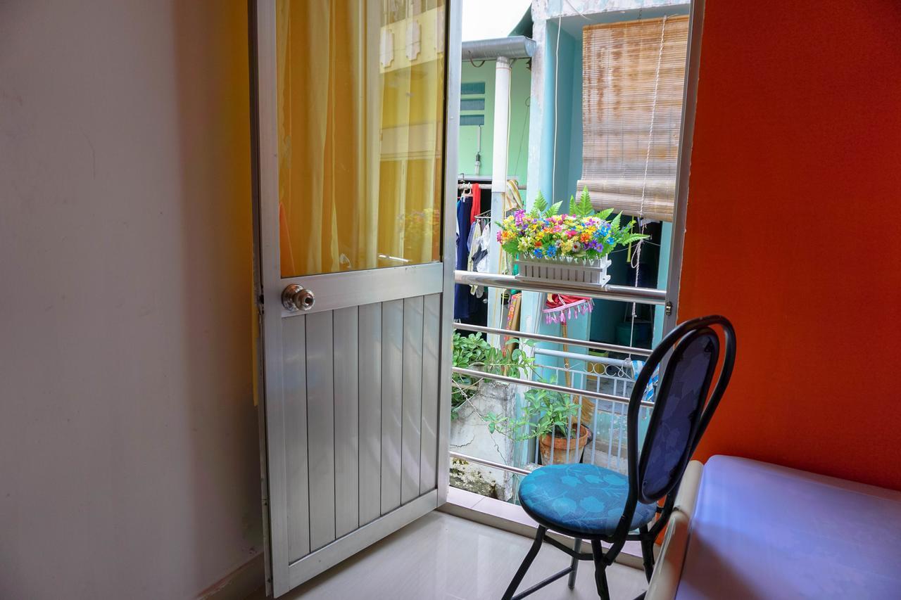 Hostel Color House *