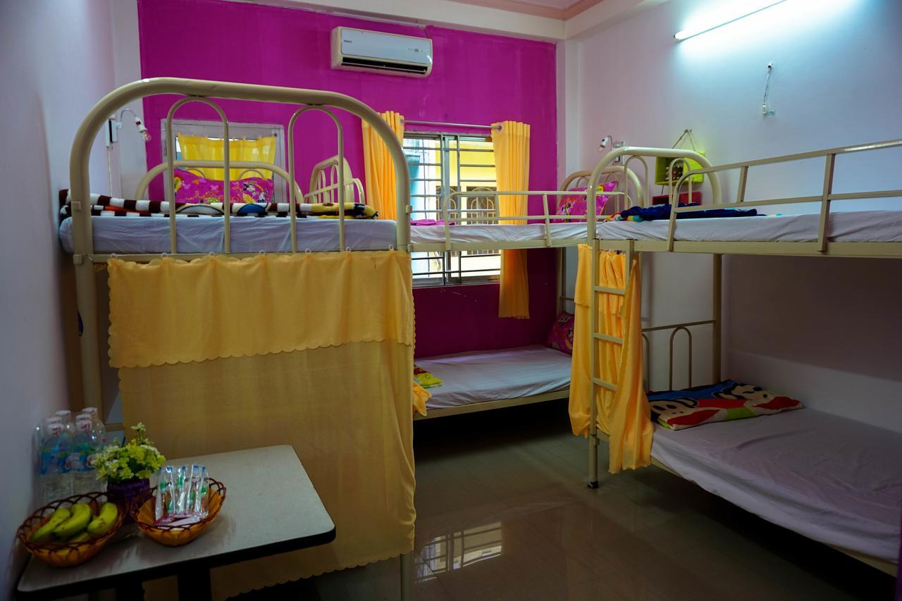 Hostel Color House *