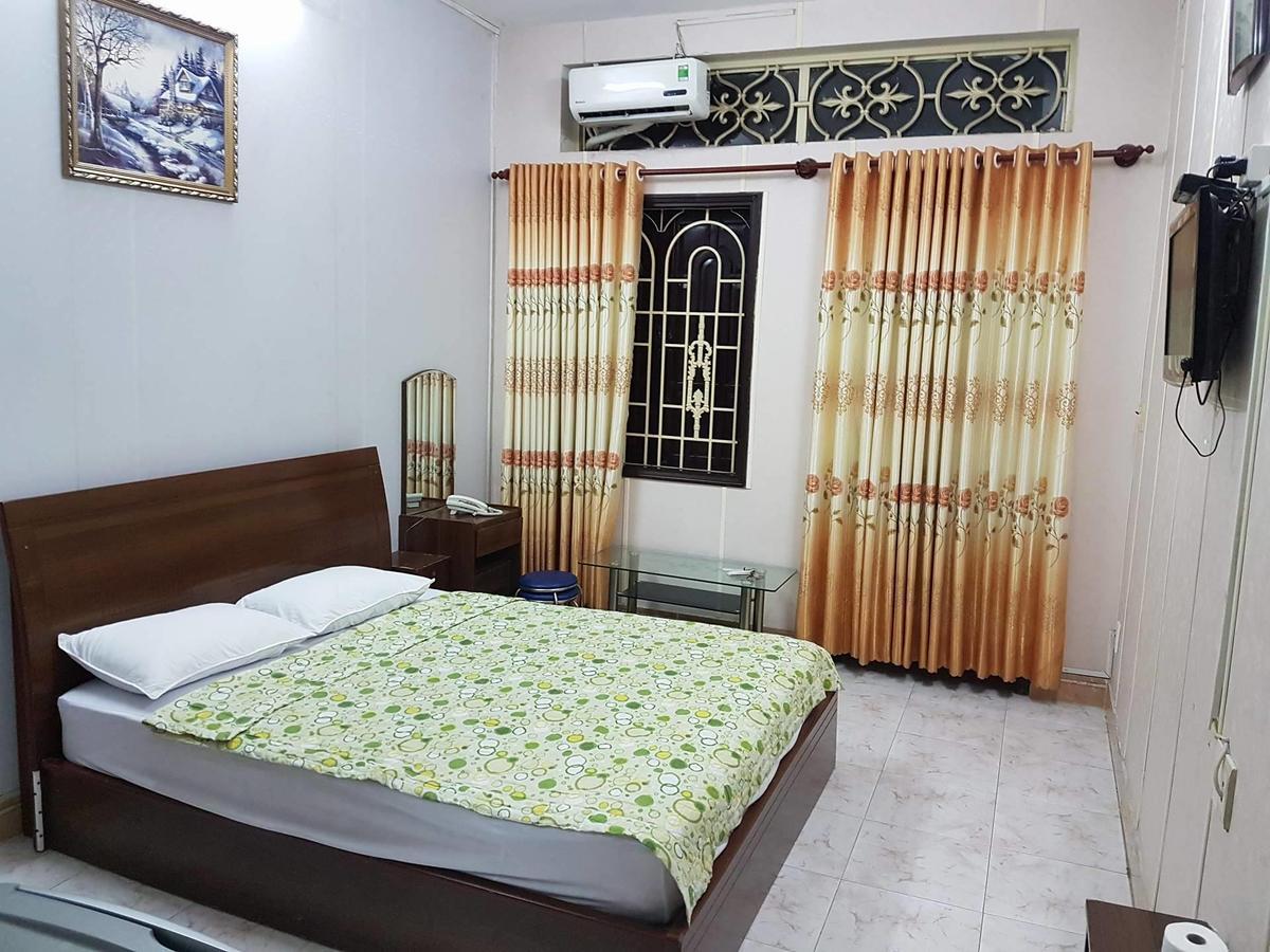 Hoang Long Airport Hotel 2*