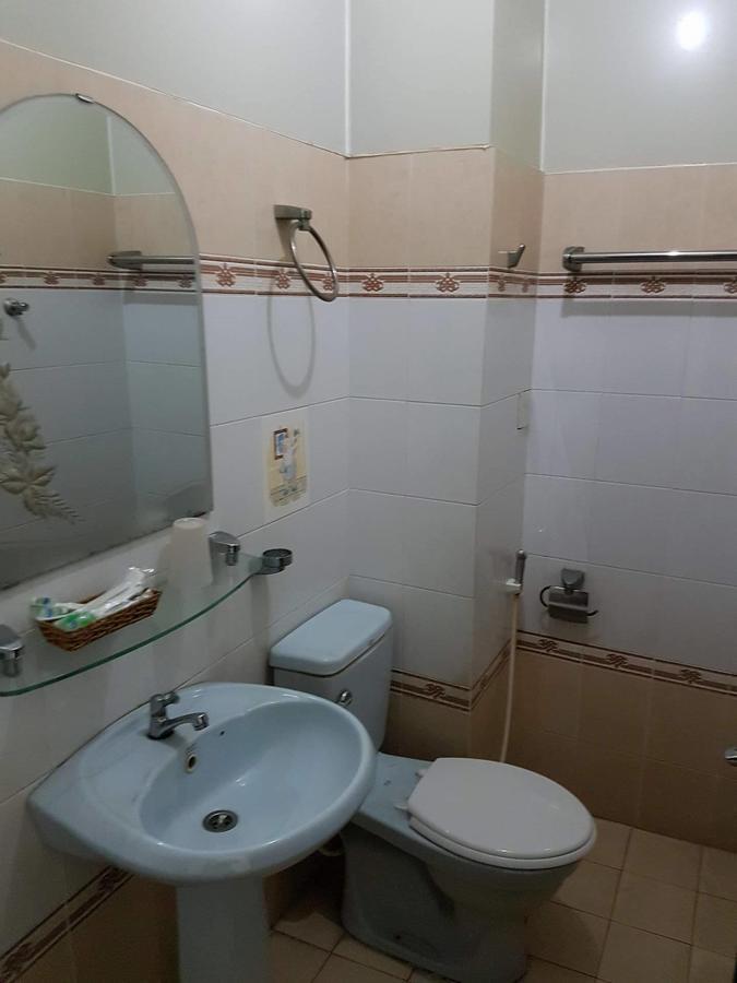 Hoang Long Airport Hotel 2*
