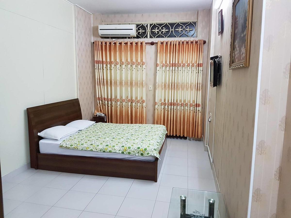 Hotel Hoang Long Airport 2*