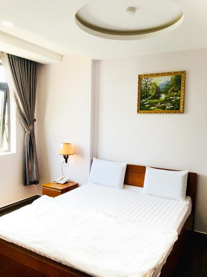Queen Victoria Hotel 2*