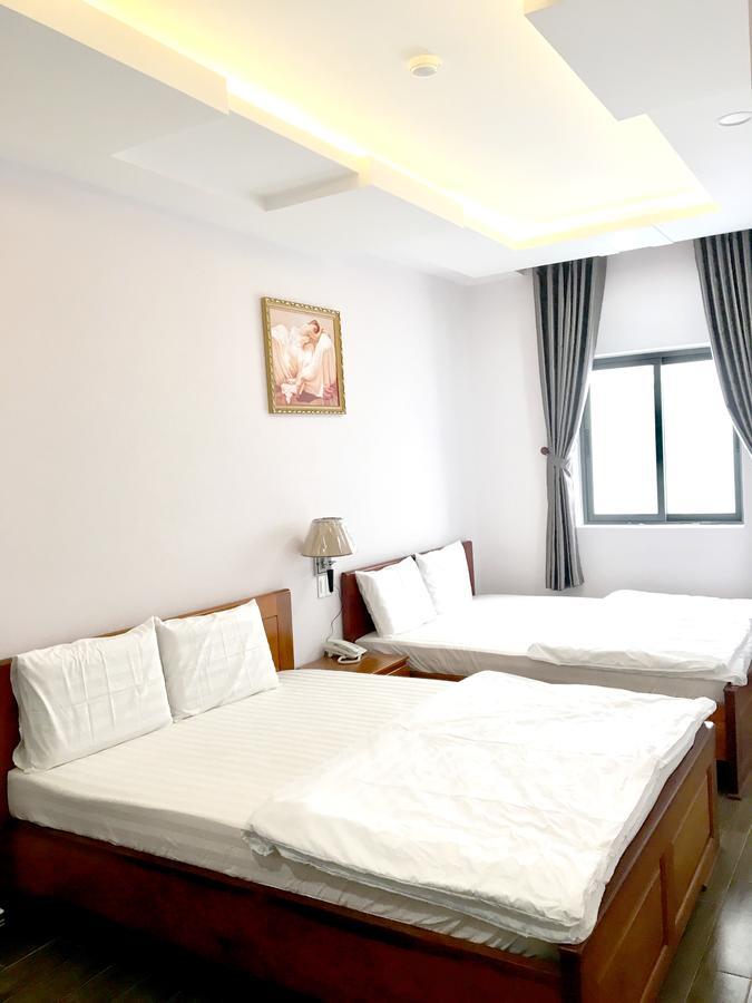 Queen Victoria Hotel 2*
