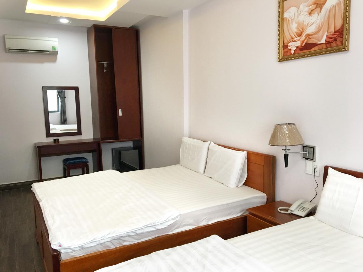 Queen Victoria Hotel 2*
