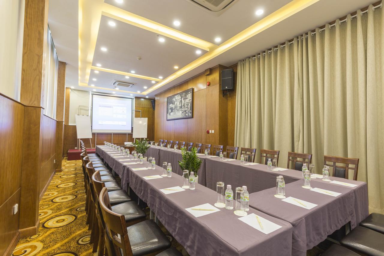 A25 - Lê Thị Hồng Gấm 3*