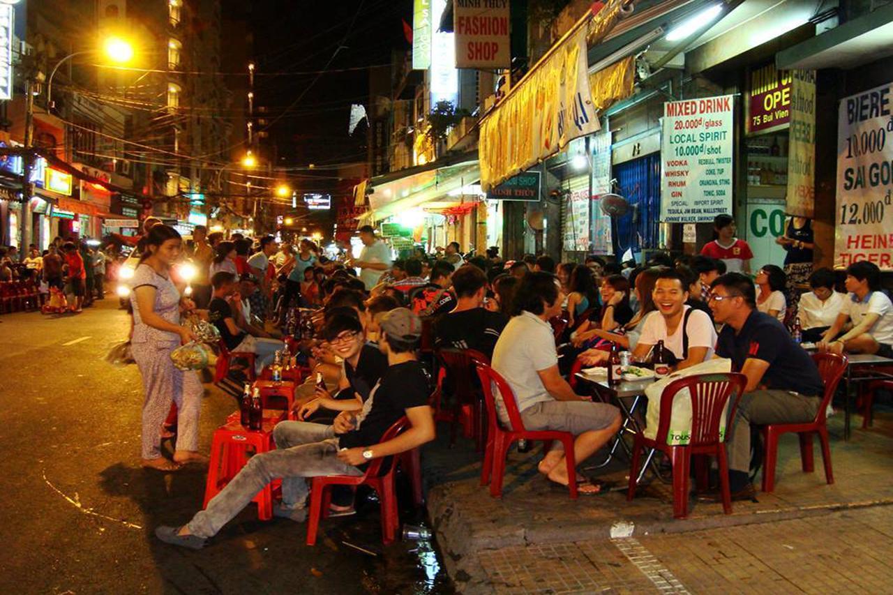 Hangout Hcm (adults Only) Hostel