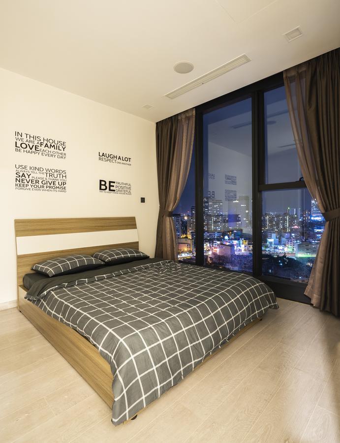 Qq - Vinhome Golden River - D.1 Apartment *