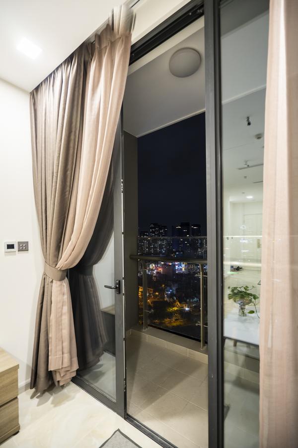 Qq - Vinhome Golden River - D.1 * Ho Chi Minh City