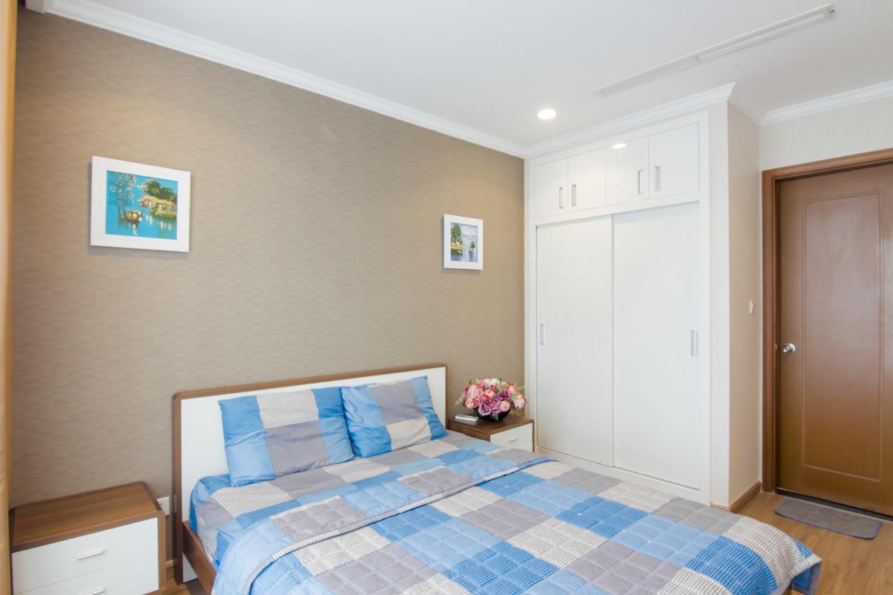 Huyen Vinhomes Central Park Homestay