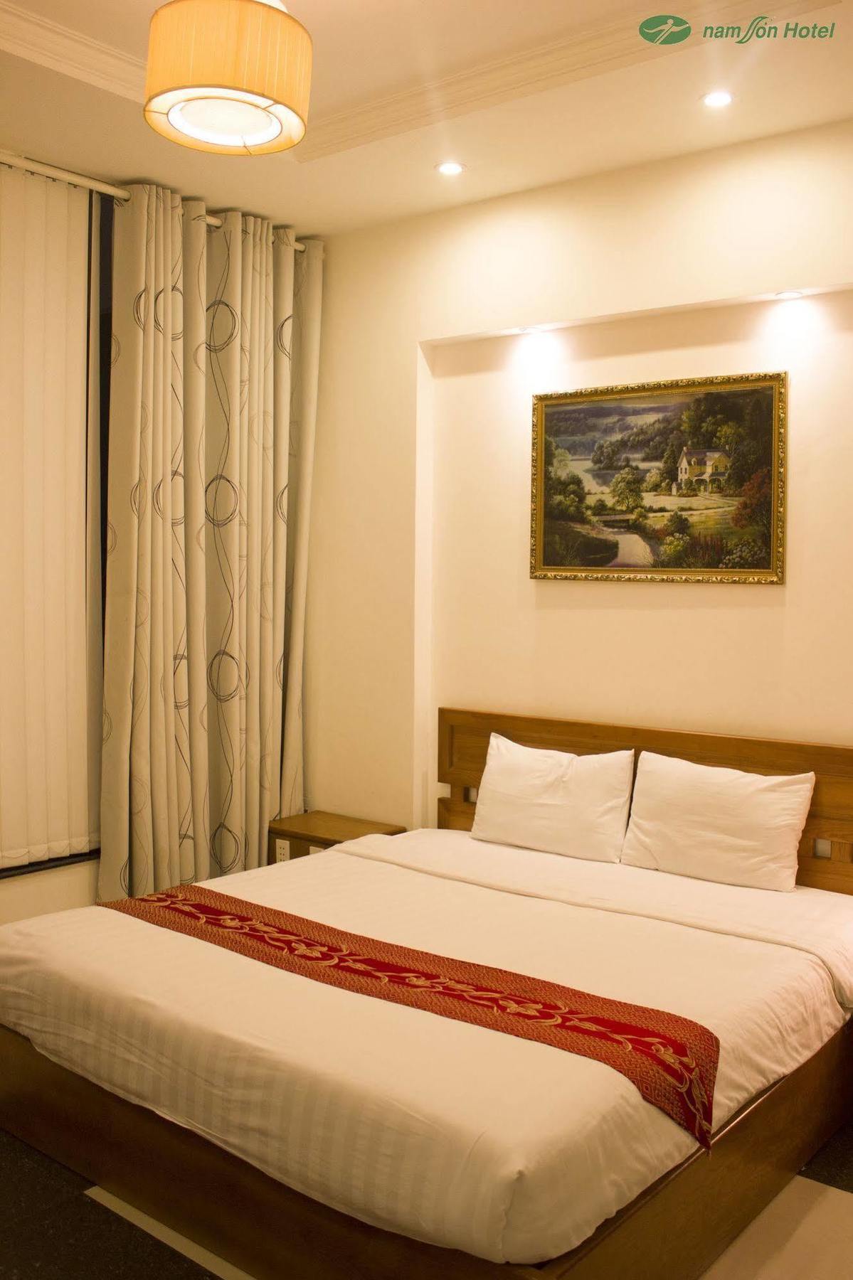 Nam Son Hotel *
