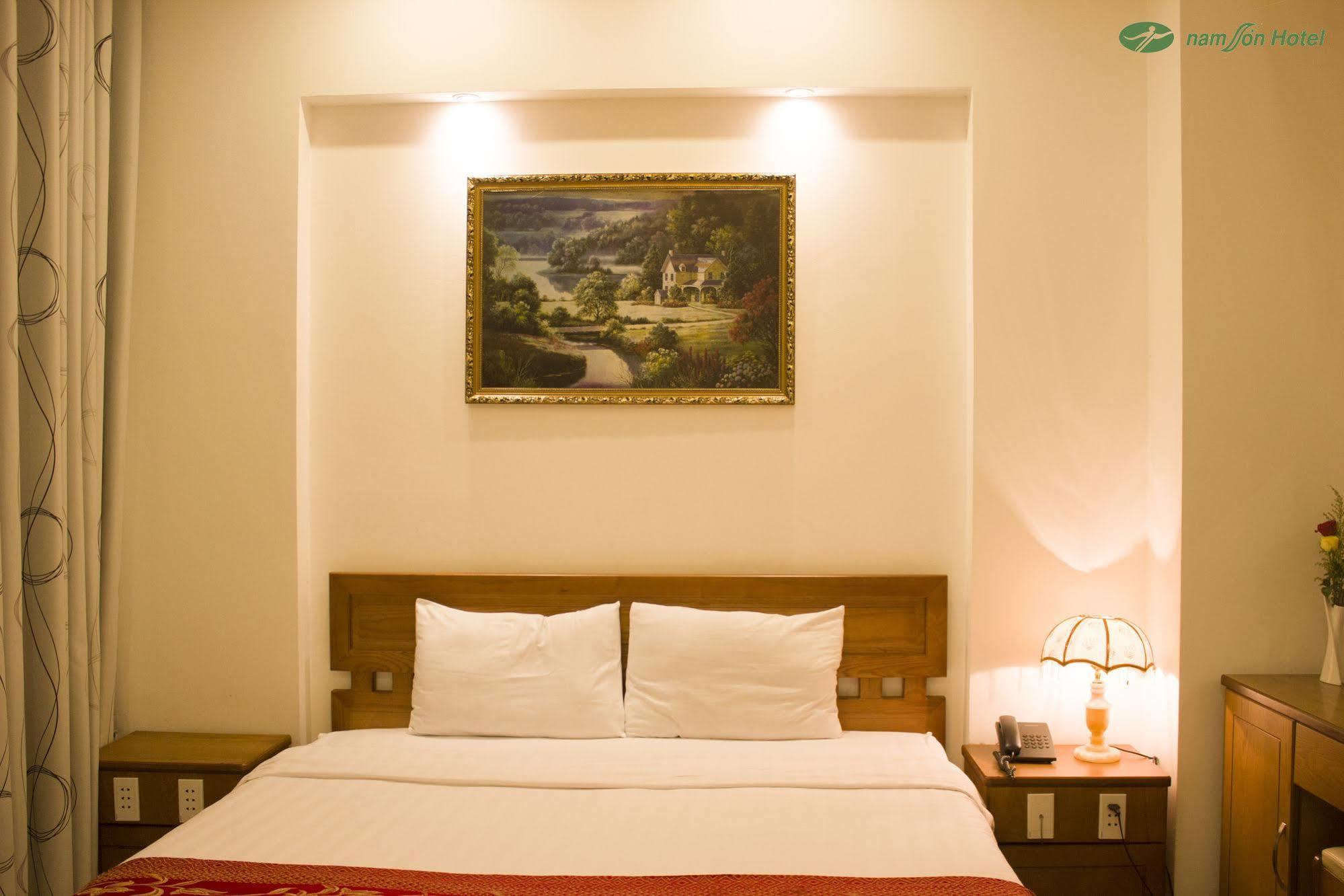 Nam Son Hotel *