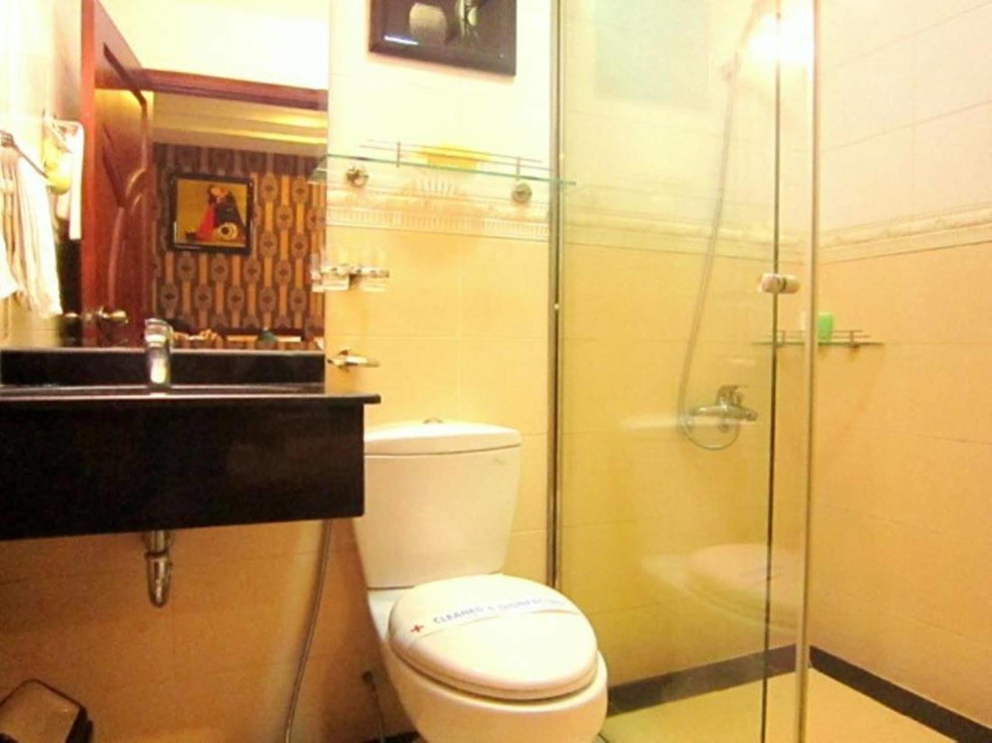 Hoa De Nhat Hotel- San Bay Tan Son Nhat 3*