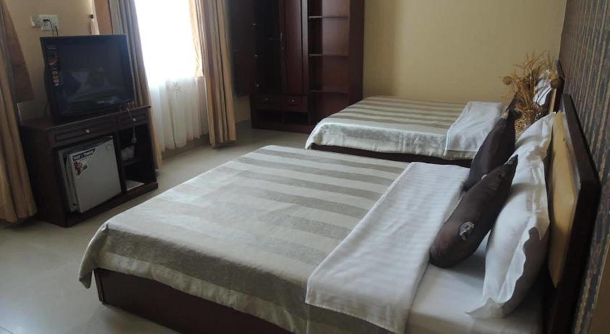 Hoa De Nhat Hotel- San Bay Tan Son Nhat 3*