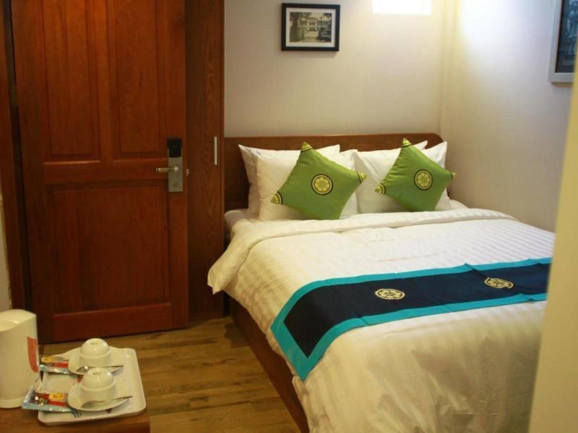 Little Saigon Boutique 3*