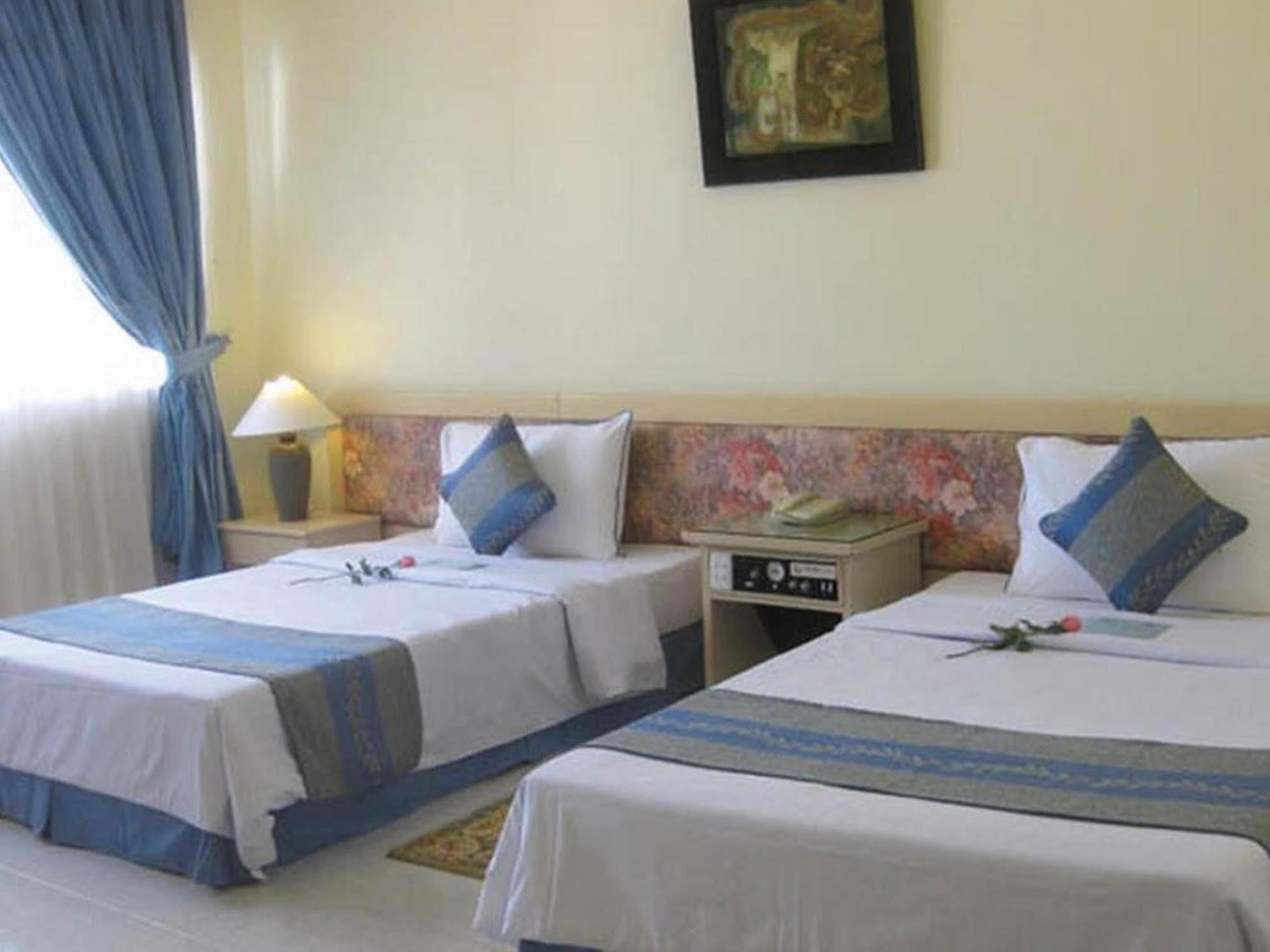 Hotel Bat Ho Chi Minh City