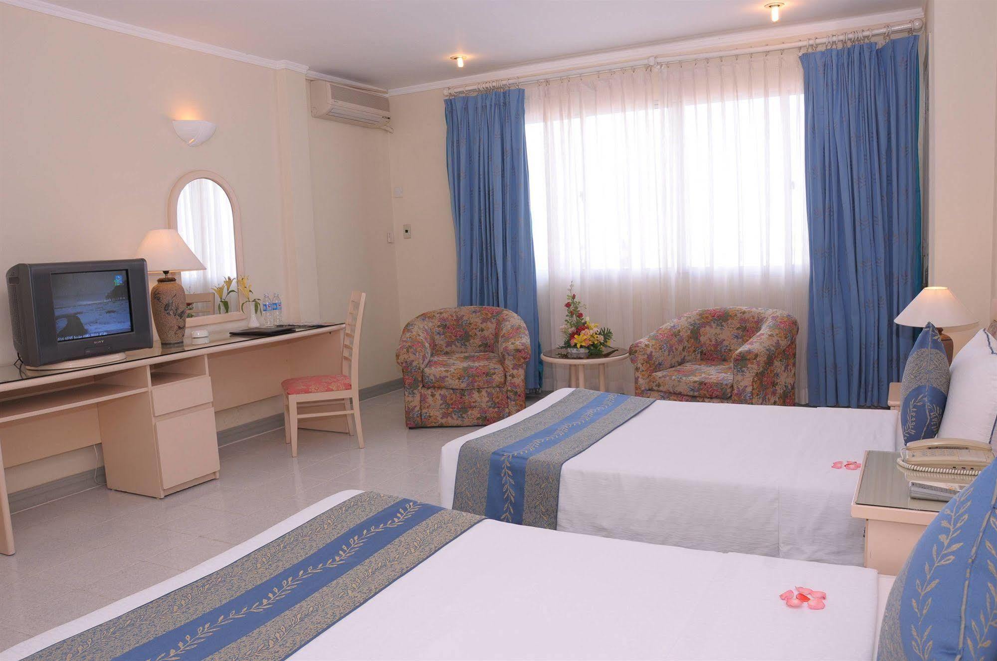 Khách sạn Thiên Hồng