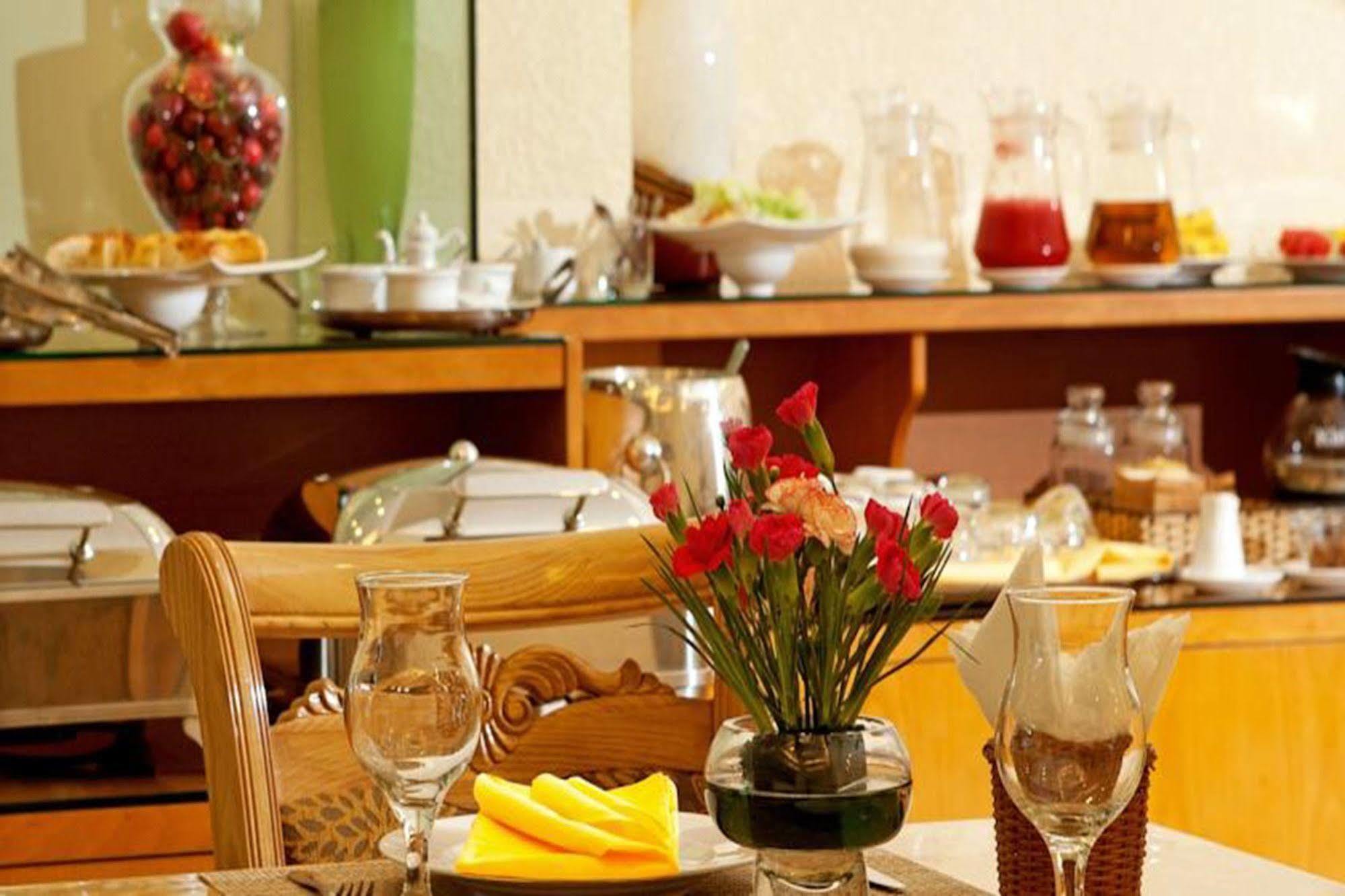 Cherry Hotel- Near Opera House Hotel Ho Chi Minh City