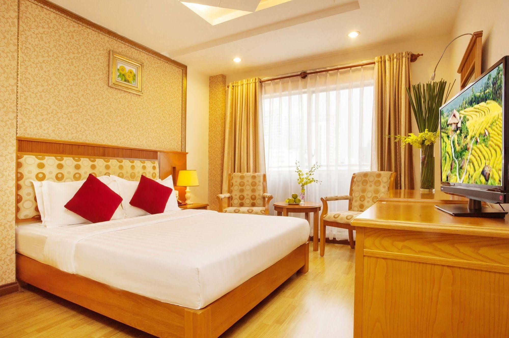 Cherry Hotel- Near Opera House