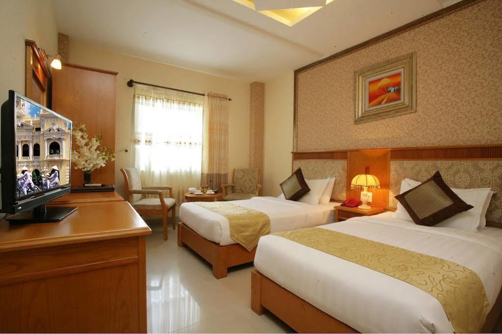 Cherry Hotel- Near Opera House 3*