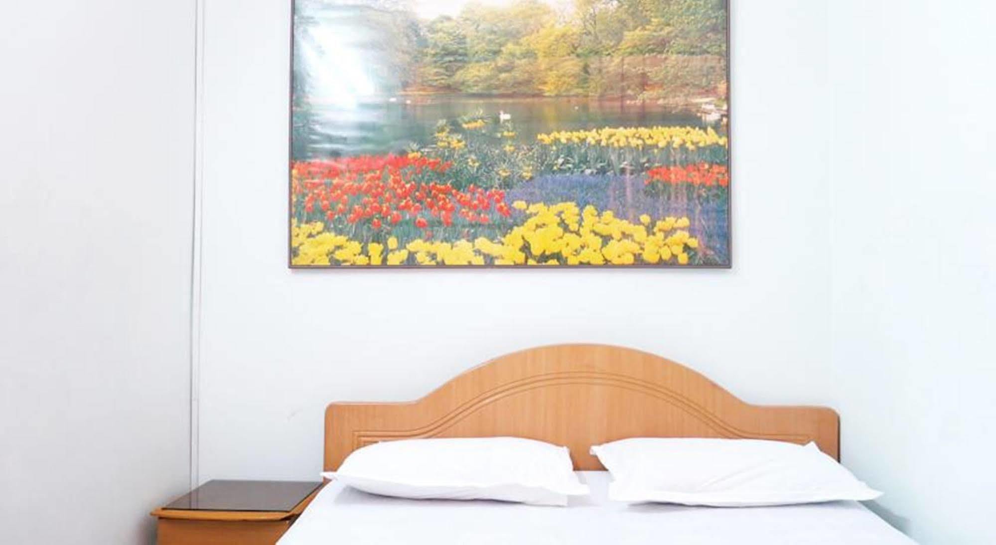 Banana Leaf Hotel 2*
