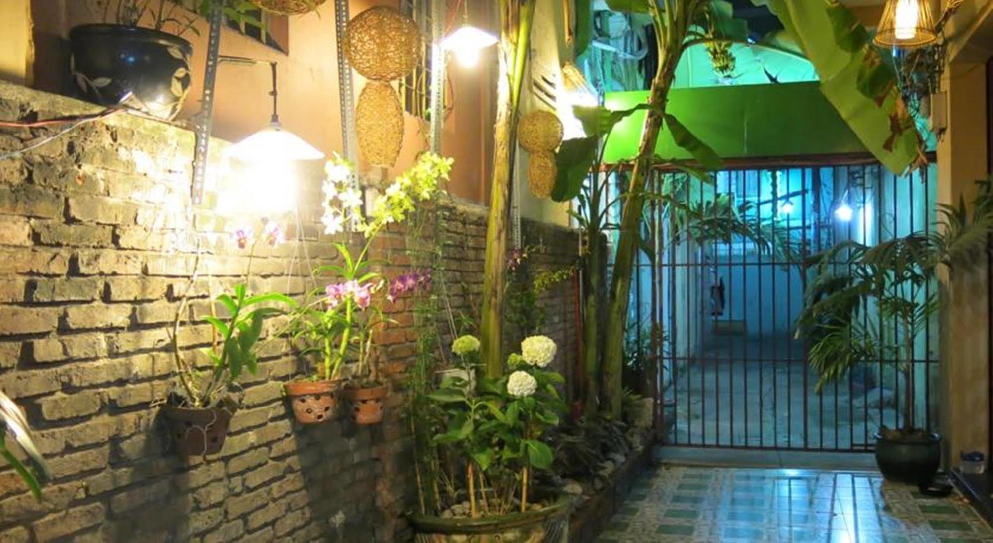 Hotel Banana Leaf 2*