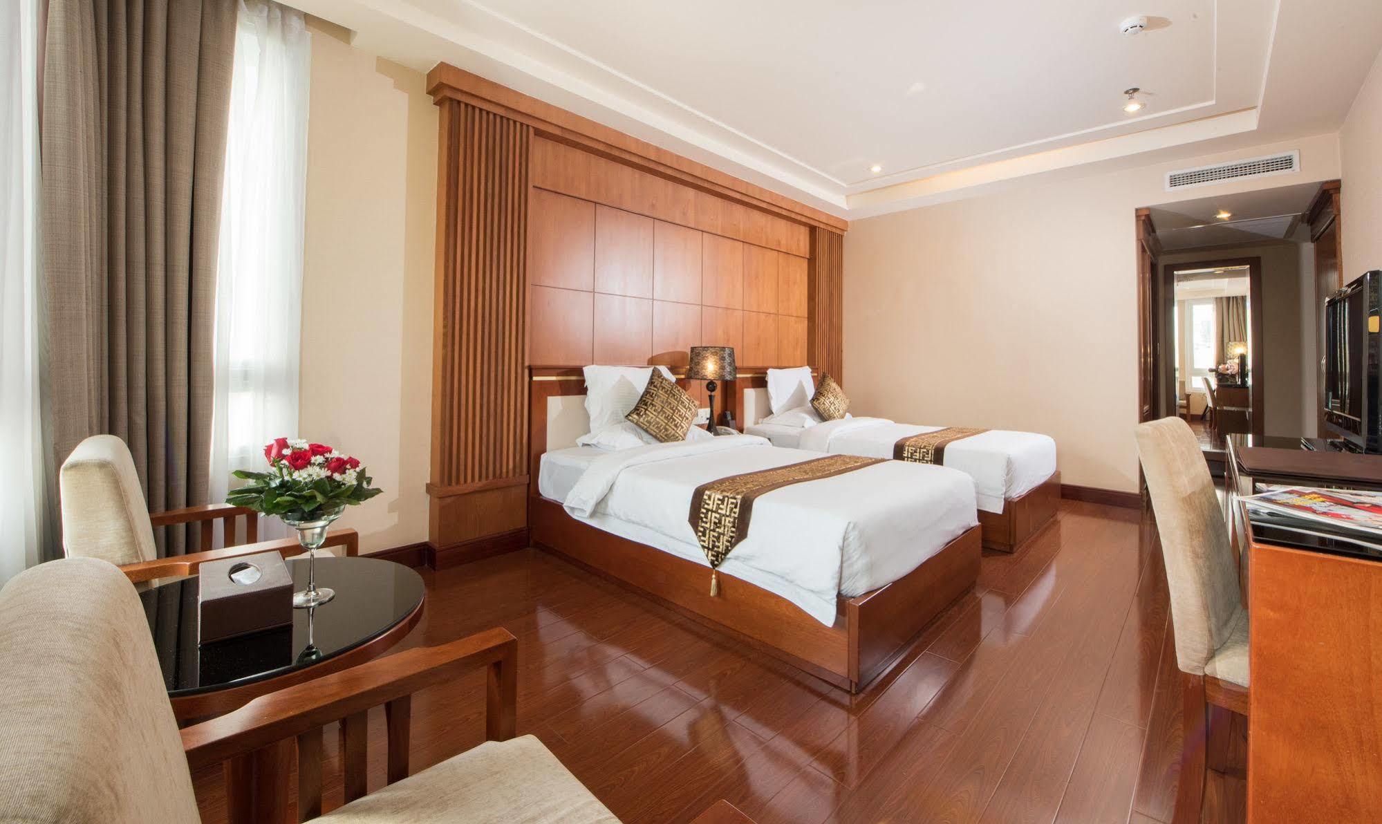 Nhat Ha L'opera Hotel 4*