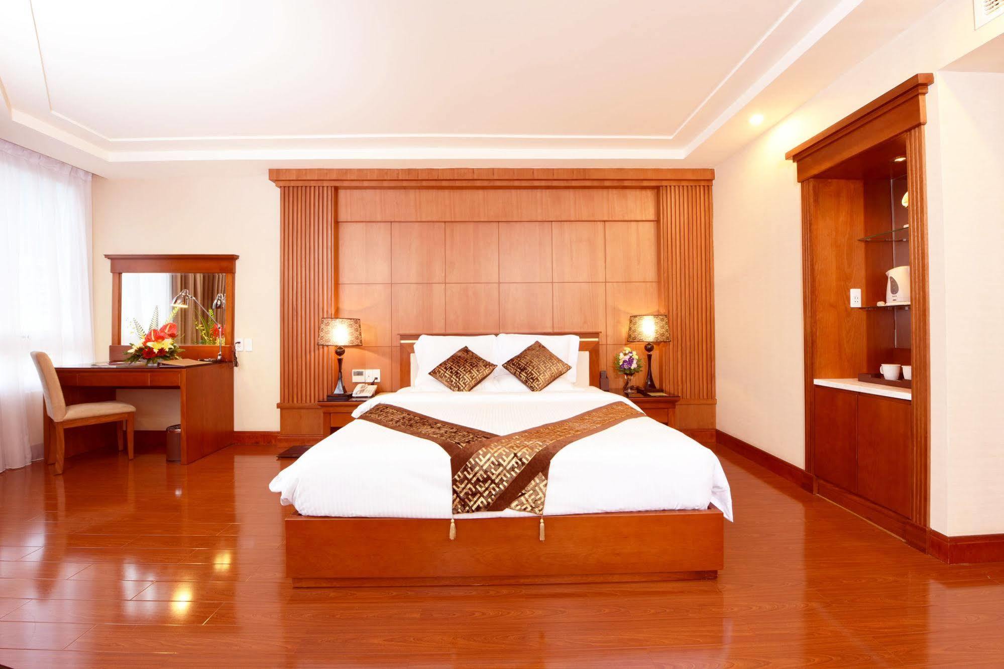 Hotel Nhat Ha L'opera 4*