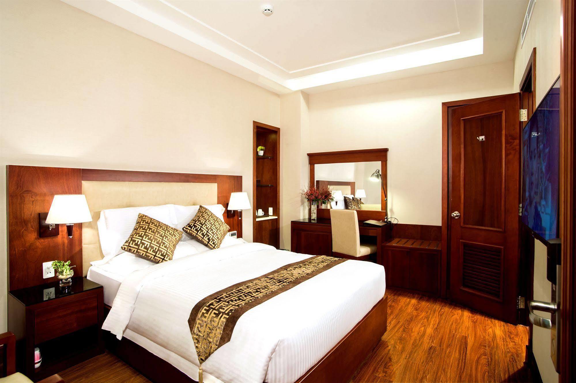 Hotel Nhat Ha L'opera Ho Chi Minh City