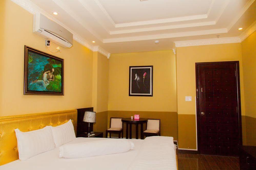 Eden Roc Hotel 3*