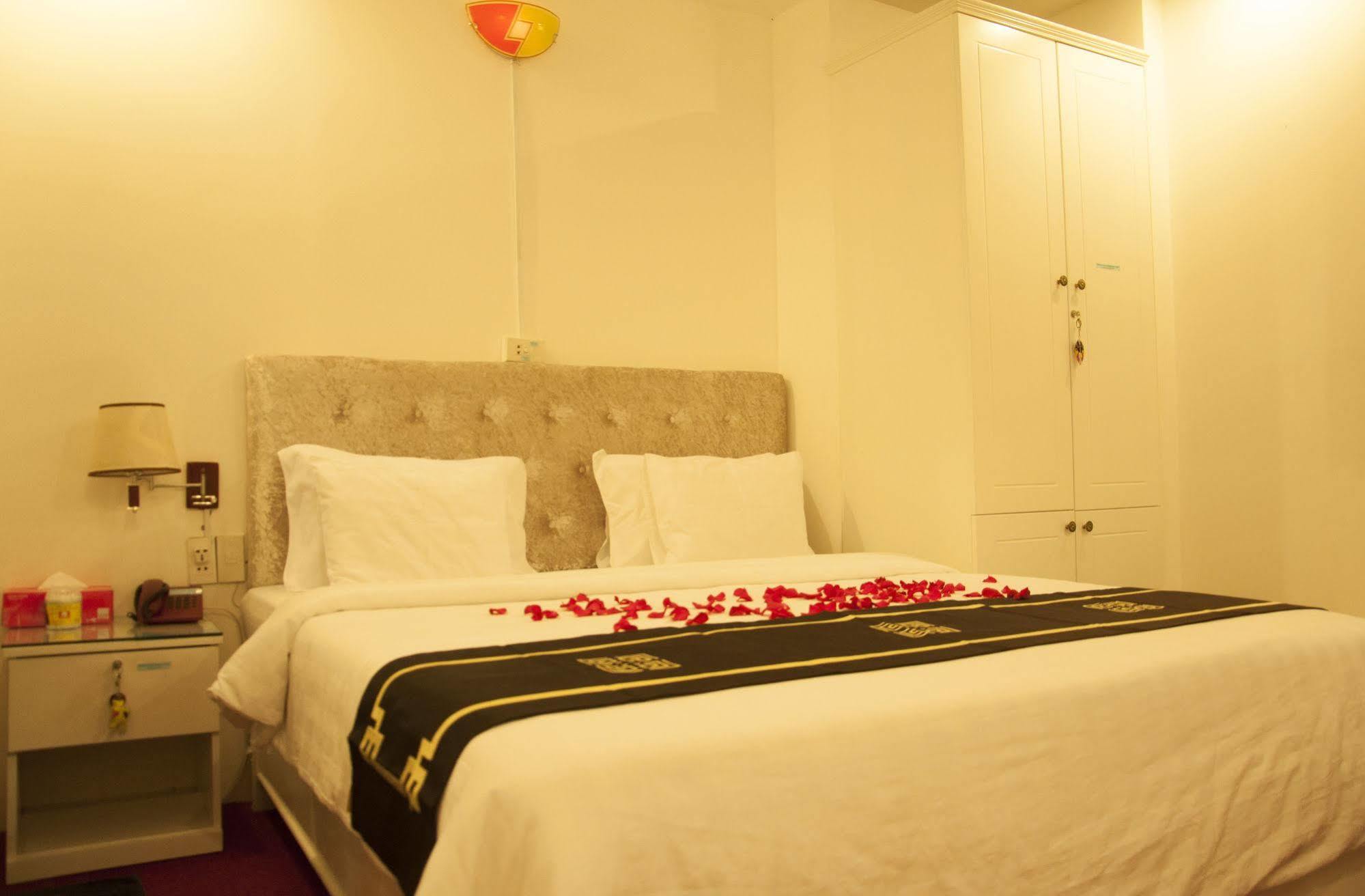 A25 - 274 De Tham Hotel 3*