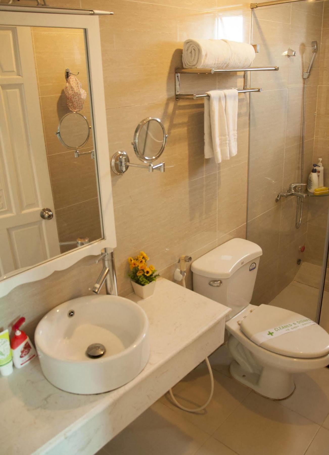 Hotel A25 - 274 De Tham 3*